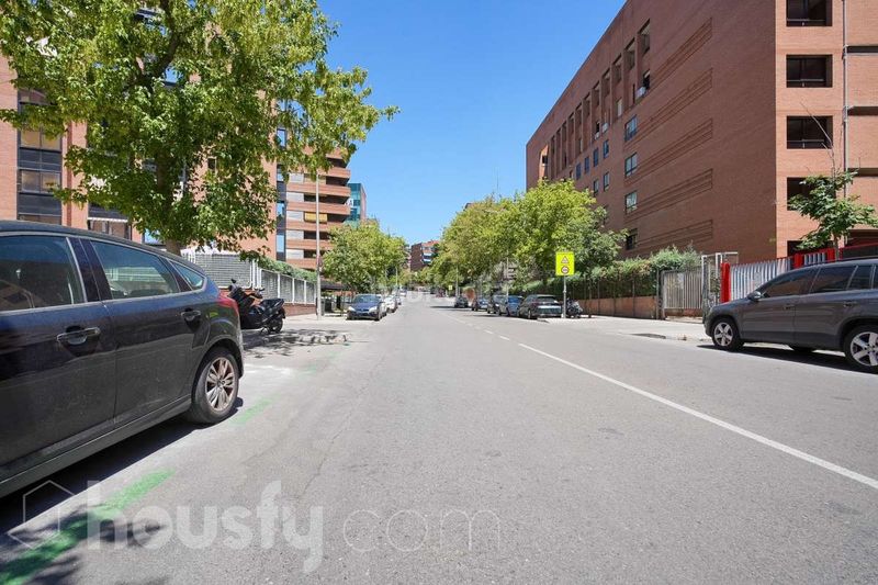 Foto 654fa05a-24da-4cf7-b9ed-44d2a133793f. Pis a calle de numancia . a Bellas Vistas Madrid