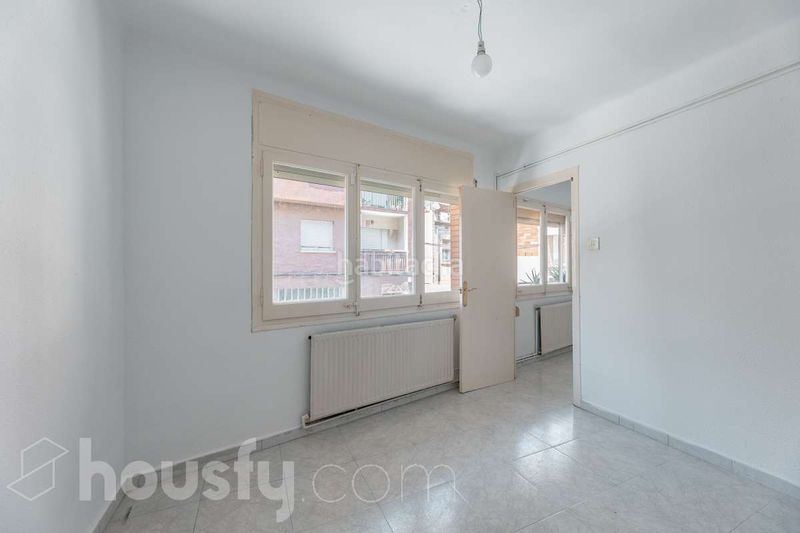 Foto 82715f86-63ce-4239-98f6-7c44b4527a2f. Flat in calle alexandre de torrelles . in Can Baró Barcelona