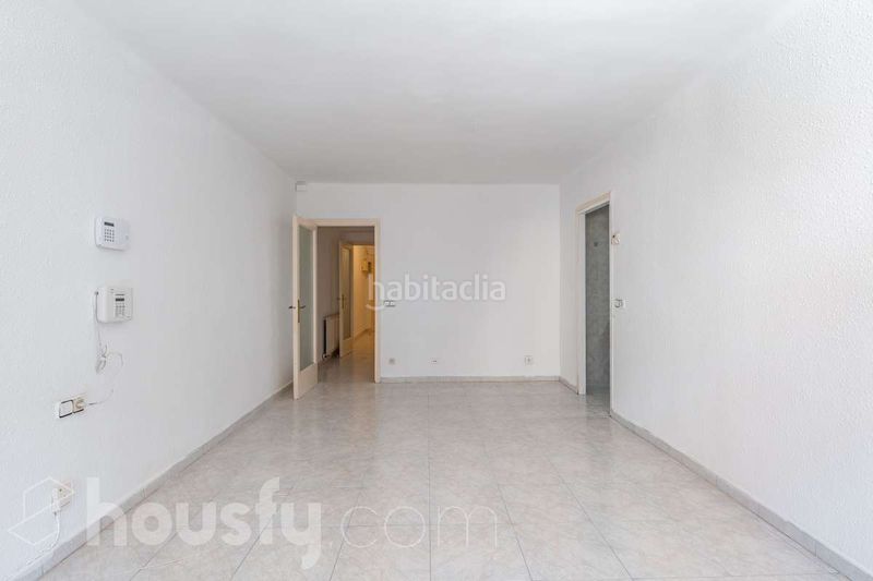 Foto bb444f12-630f-4323-b55b-874590c2141e. Flat in calle alexandre de torrelles . in Can Baró Barcelona