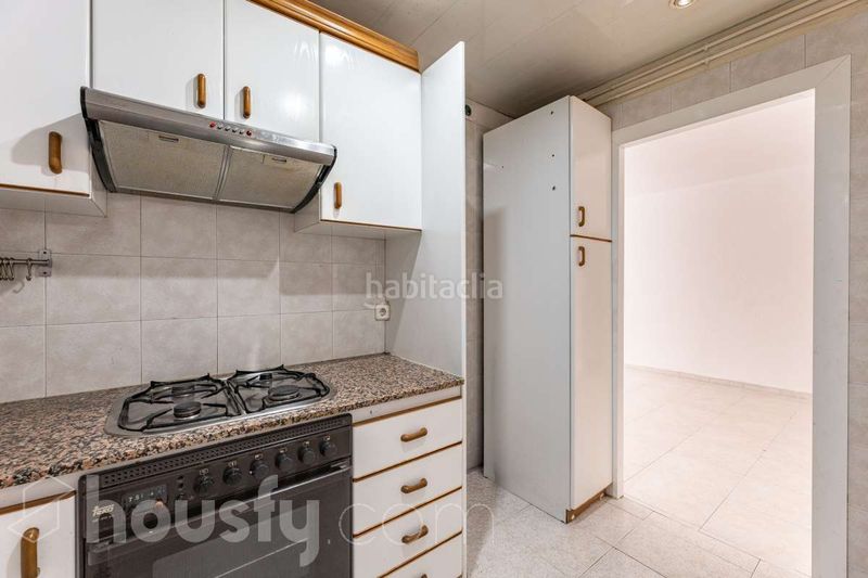 Foto c527b6d8-14f4-4980-9de8-67473af992e6. Flat in calle alexandre de torrelles . in Can Baró Barcelona