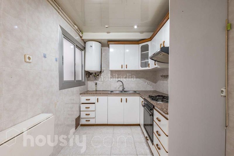Foto dd9cdf60-2512-4490-835f-b08ac1d465ae. Flat in calle alexandre de torrelles . in Can Baró Barcelona