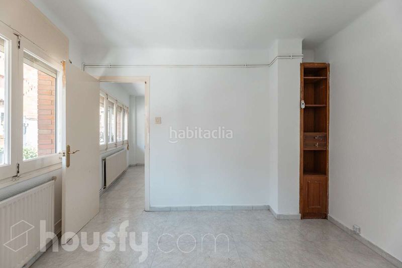 Foto f7b5282f-ce5b-426e-ac4f-2c51508415c5. Flat in calle alexandre de torrelles . in Can Baró Barcelona