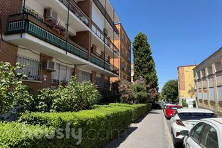 Flat in Calle Puerto del Monasterio .