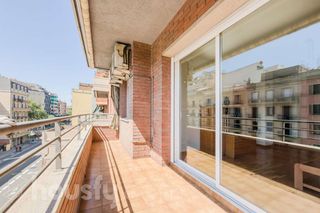 Flat in Calle aragó .