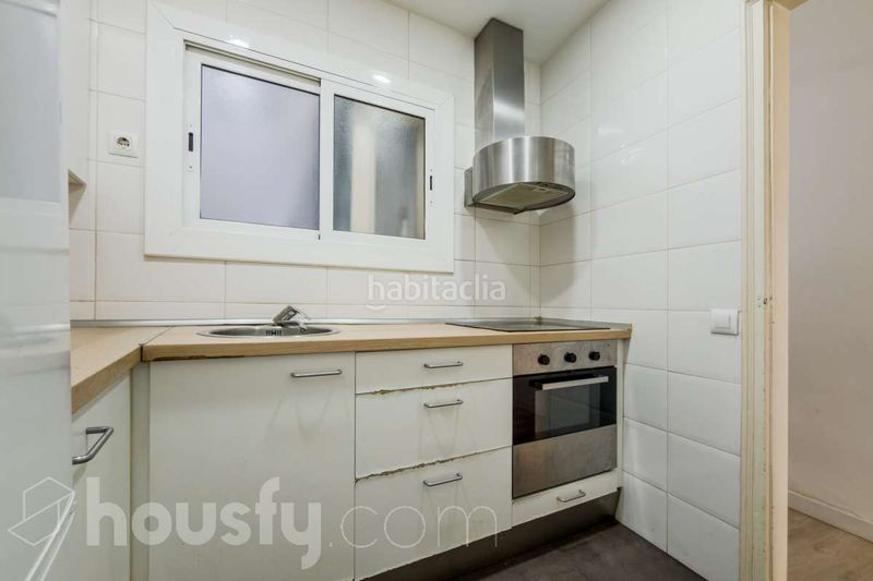 Foto 53fd3d22-41e4-403e-81a3-16831318e38c. Pis a avenida paral.lel . a Raval Barcelona