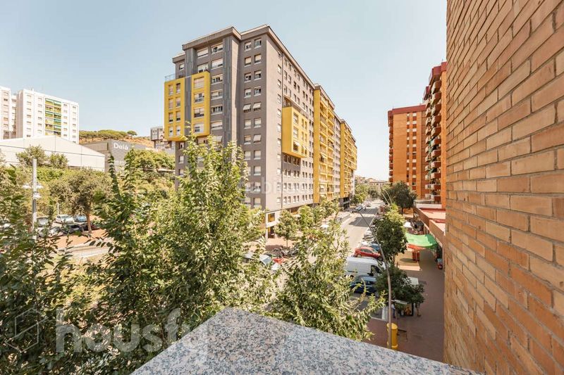 Foto 00d2b36e-b494-4984-beb0-9d4cf33306ed. Pis a carrer d'antonio machado . a Canyelles Barcelona