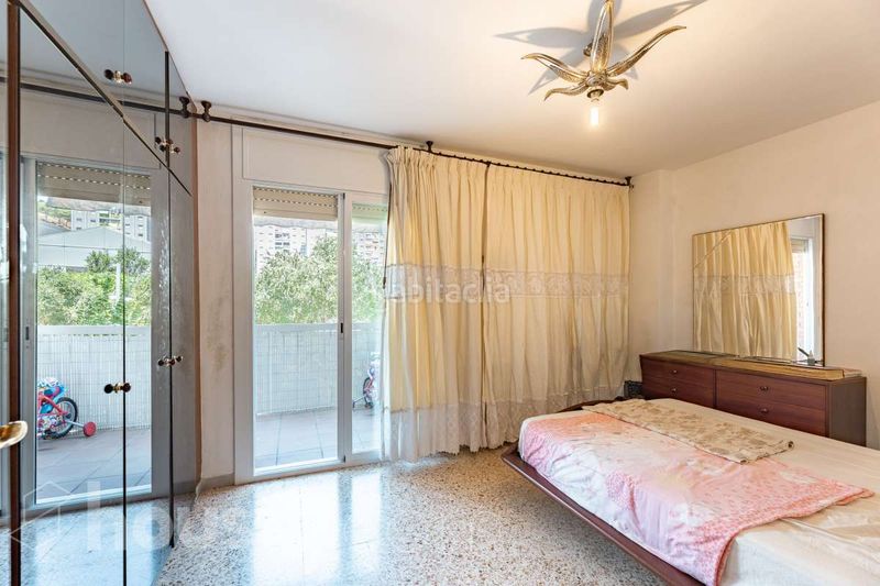 Foto bc92e541-bff5-4c88-99c3-9e5d24ae2b86. Pis a carrer d'antonio machado . a Canyelles Barcelona