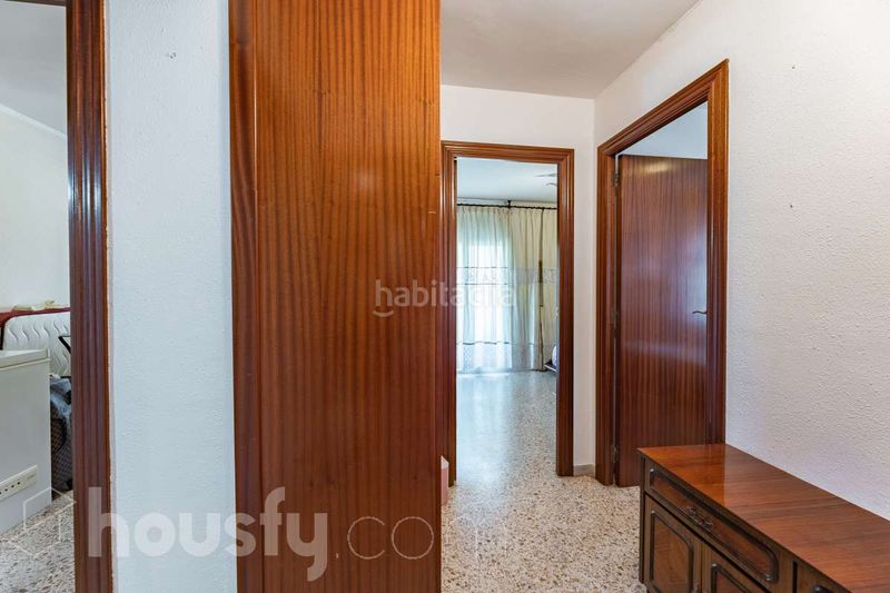 Foto e5e060ad-48c5-47aa-b802-1188c57affa9. Pis a carrer d'antonio machado . a Canyelles Barcelona