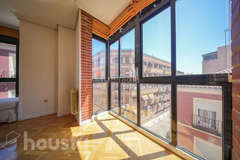 Foto 46d8766a-7cdc-42f1-8606-617a9b1332d5. Piso en calle de morejón . en Almagro Madrid