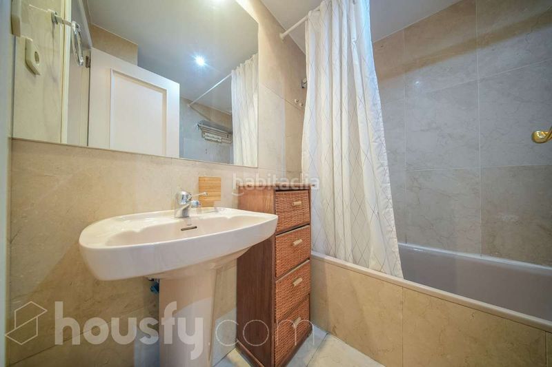 Foto bc584512-b8b6-4f1d-9058-39612973d5b0. Piso en calle de morejón . en Almagro Madrid