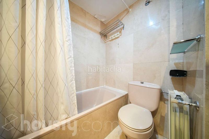 Foto c1da8439-b5b4-4cca-bd6b-134e2d29359a. Piso en calle de morejón . en Almagro Madrid