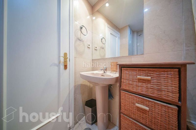 Foto d9e69839-f554-42ba-9072-8a82ac9fea48. Piso en calle de morejón . en Almagro Madrid