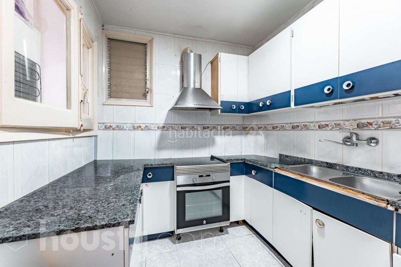 Foto 192eb862-e27d-4512-95dc-a6423571d4b6. Casa a carrer de bartomeu amat . a San Pere Terrassa