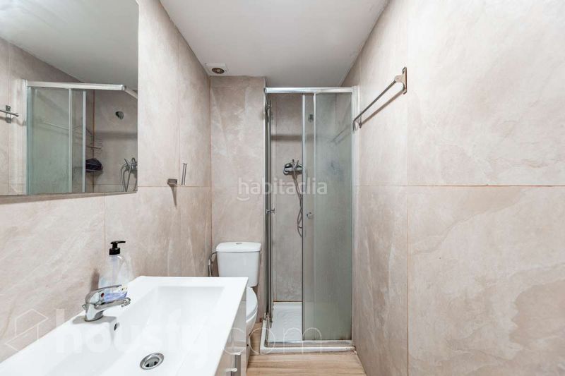 Foto eee38aa6-aa9d-492d-82fe-75e391cd4615. Casa a carrer de bartomeu amat . a San Pere Terrassa