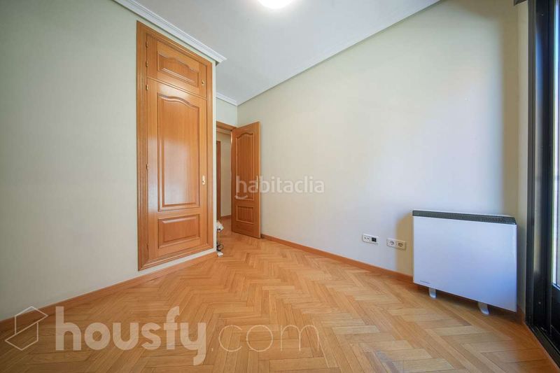 Foto 5e5a57e8-e219-49b3-87b9-0a1b635ce222. Pis a calle de pedro alonso . a Canillas Madrid