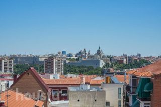 Flat in Calle Mariano Carderera .