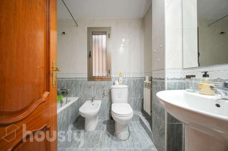 Foto 68e2097a-4ccb-46d4-a722-60a785e57410. Pis a cine . a Campamento Madrid