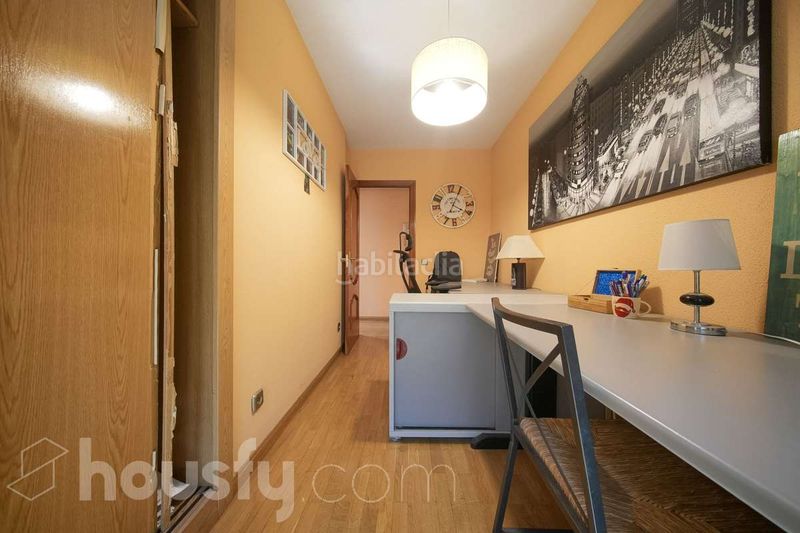 Foto bd7c3eef-005c-4ac3-bbc9-67cb1c8f88ca. Pis a cine . a Campamento Madrid