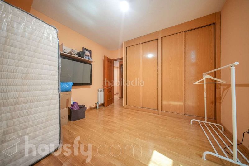 Foto cba0ec2f-e3f1-4ed0-a7b1-1b79edd54bb3. Pis a cine . a Campamento Madrid