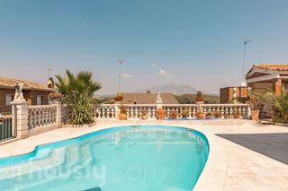 Haus in Carrer sardana .