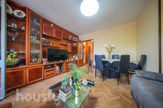 Flat in Calle de Javier de Miguel .