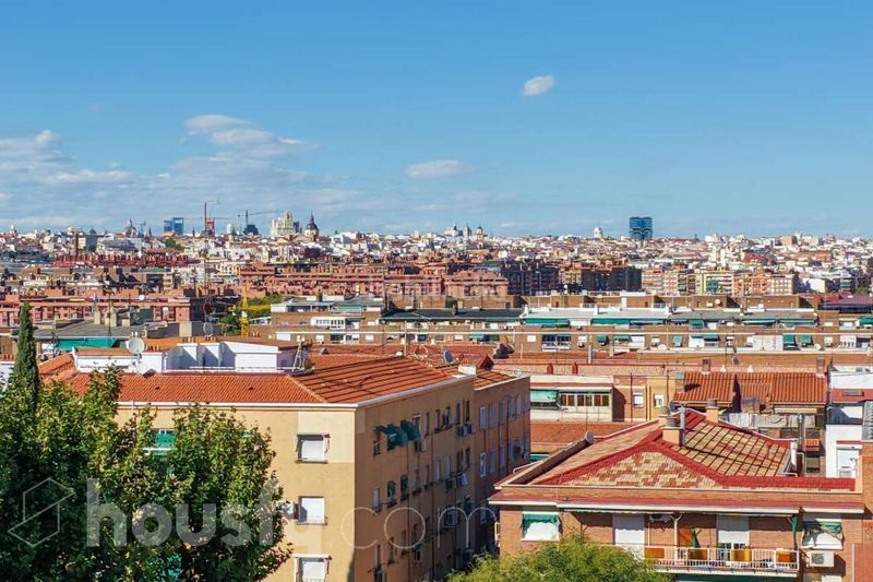 Foto c0ddb343-b254-4dee-9893-5301fe640783. Àtic a calle de la inmaculada concepción . a Comillas Madrid