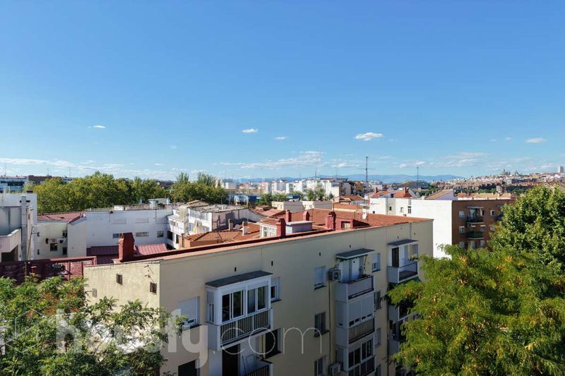 Foto e6e9b859-5a6d-4174-b3ce-fcaf2600bd7c. Àtic a calle de la inmaculada concepción . a Comillas Madrid