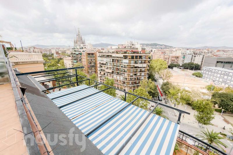 Foto fdd011f2-7f4f-48c6-b1cc-b1936cccf2a4. Pis a avenida diagonal . a Fort Pienc Barcelona