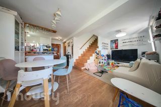 Flat in Calle Santa Genoveva .