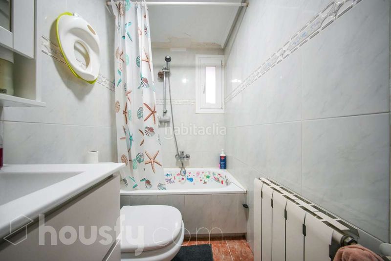 Foto 62cb22ff-5668-4d3c-a9ce-946844bce722. Etagenwohnung in calle zalamea . in Simancas Madrid
