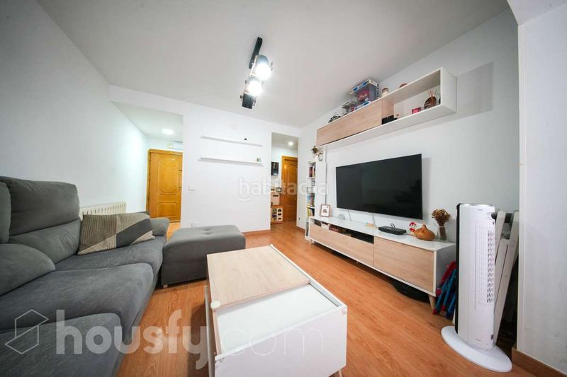 Foto 9fa9d4db-694c-4c04-ad52-14b0aecf4d80. Etagenwohnung in calle zalamea . in Simancas Madrid
