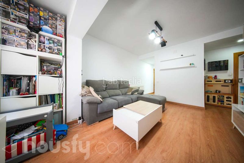 Foto ea6ce05f-2fc6-40ce-8c62-01dc1f257f19. Etagenwohnung in calle zalamea . in Simancas Madrid