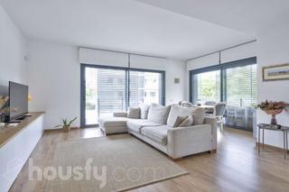 Appartement à Carrer antoni agraz, 2 parc. b4.2 urbanització can mates .