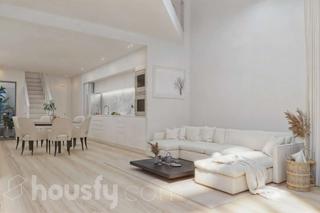 Zweistöckige Wohnung in Carrer napols .