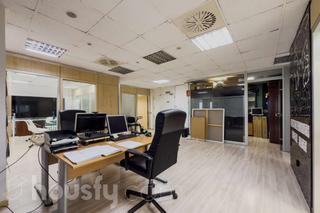 Büro in Carrer via augusta .