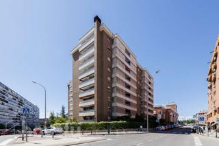 Piso en Cl. antonio calvo .