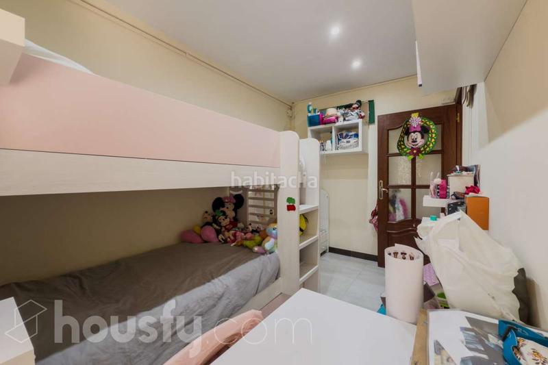 Foto 16a341c5-b329-4cd0-8bb8-6af492f6d019. Pis a carrer de peris i mencheta . a La Font d´en Fargues Barcelona