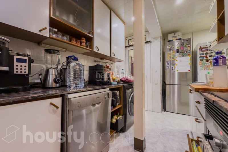 Foto 83c2297c-354b-4952-a85f-d9953aad9918. Pis a carrer de peris i mencheta . a La Font d´en Fargues Barcelona