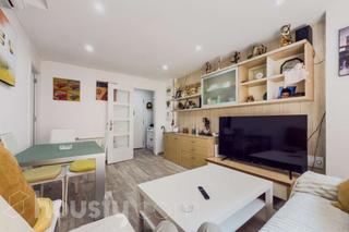 Rez-de-chaussée à Carrer d'àngel guimerà .