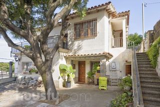 Casa a Passeig de la floresta .