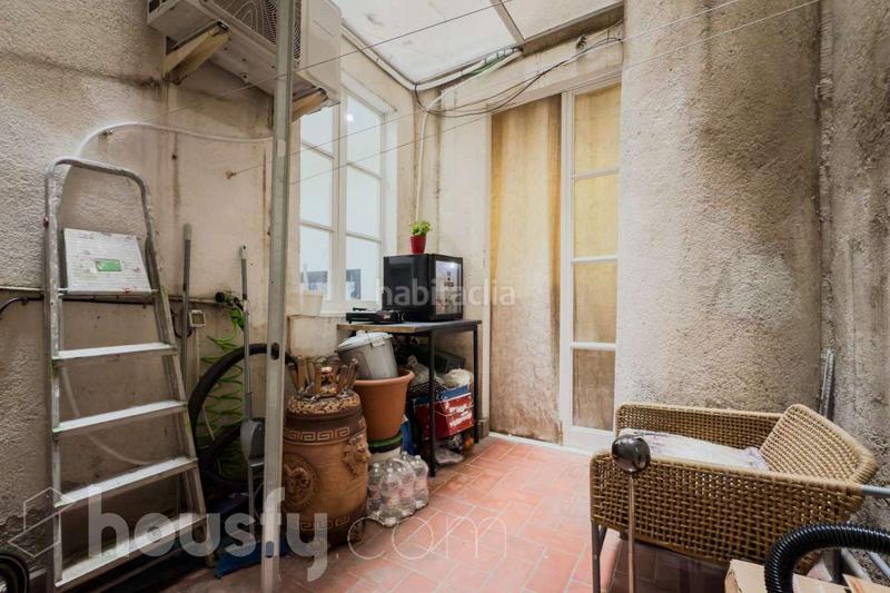 Foto 79f49f05-4c3a-4adf-b274-c68572343479. Planta baja en bajada de viladecols . en Gòtic Barcelona