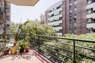 Appartement à Carrer manso .