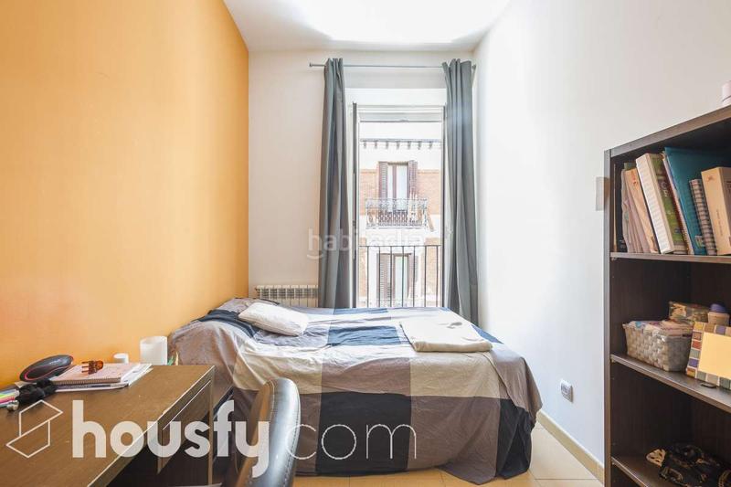 Foto 01d3bbeb-8aed-4f5f-99d9-cd7c1bf18856. Piso en calle de tetuán . en Sol Madrid
