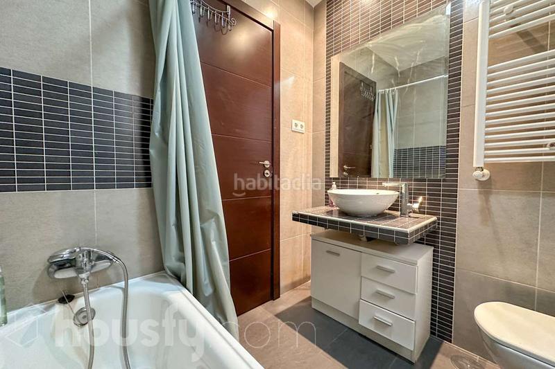 Foto 20350d28-443a-4cfe-b467-5f557a54aeeb. Appartamento in calle del general lacy . in Palos de Moguer Madrid