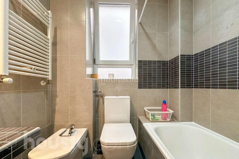 Foto 6db53546-e1ae-4cd1-8127-ce57d6e3a3ec. Pis a calle del general lacy . a Palos de Moguer Madrid