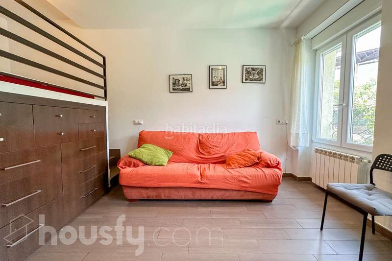 Foto a2b46fe0-74d2-47e5-b4fa-6a1e6af518d6. Pis a calle del general lacy . a Palos de Moguer Madrid