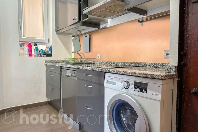 Foto b8ec5f8b-c8ee-4832-b7b5-6db7b51cc642. Piso en calle del general lacy . en Palos de Moguer Madrid