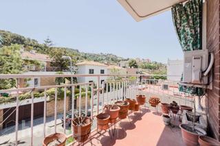 Appartement à Carrer de montserrat de casanovas .