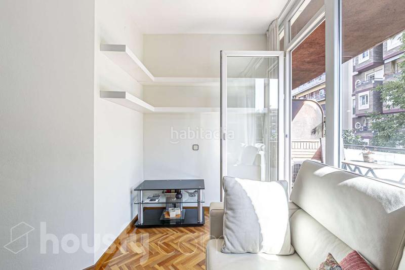 Foto 0c309bbe-e387-42a2-b28f-87448880ec85. Appartamento in carrer d'entença . in La Nova Esquerra de l´Eixample Barcelona
