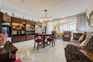 Flat in Carrer de coll i pujol .